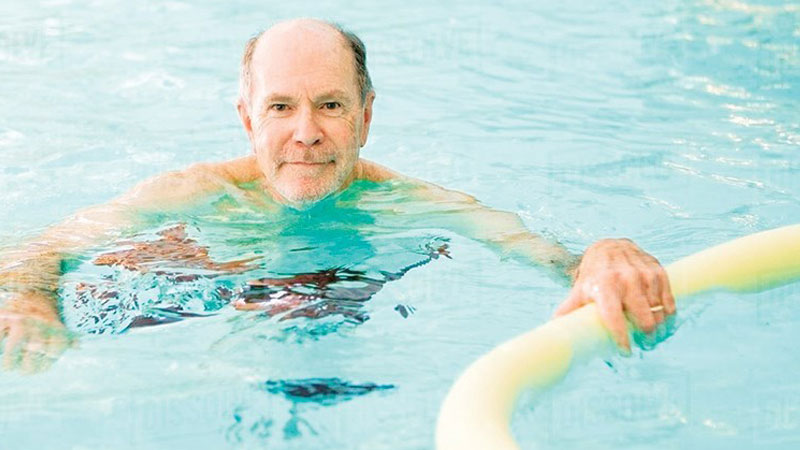ورزش شنا در سالمندان