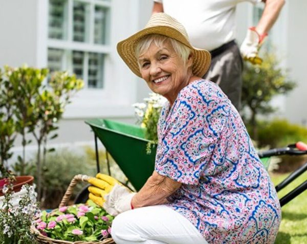 فواید باغبانی برای سلامت سالمندان