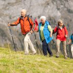 مزایای کوهنوردی برای سالمندان